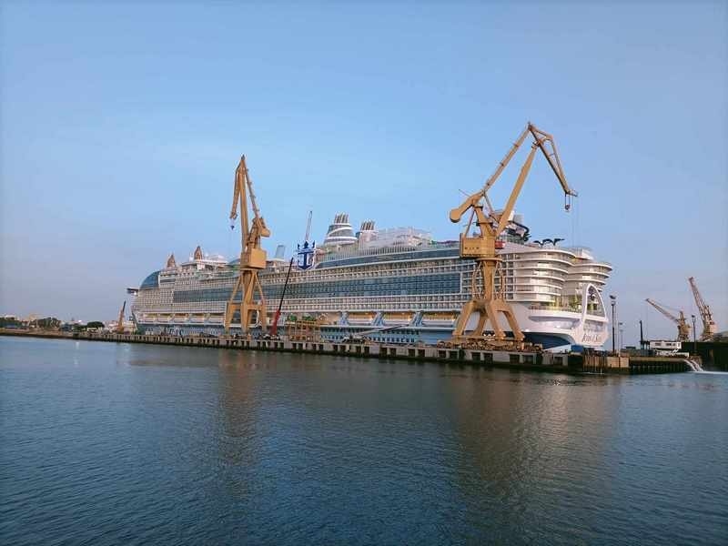  Icon of the Seas на Royal Caribbean в Кадис