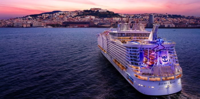 Крузният кораб Allure of the Seas влиза за ремонт