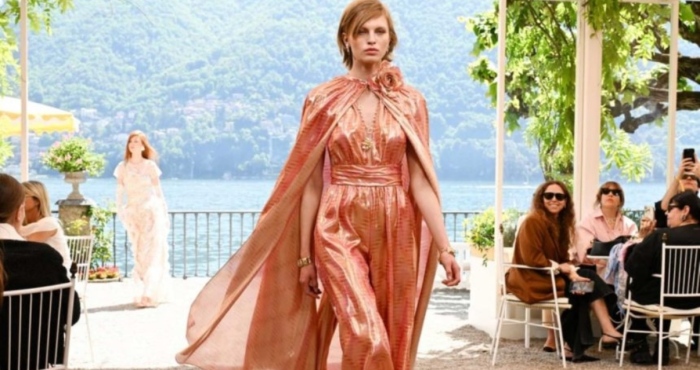 CHANEL CRUISE 2025/26 на езеро Комо: Любовно писмо до киното