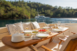 Eternity Yacht Club организира ритрийти и партита на катамаран в Гърция 