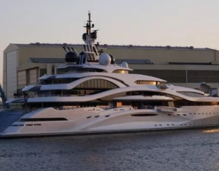 Суперяхтата Sea Lady II, дълга 41 метра, се запали в Сен Тропе